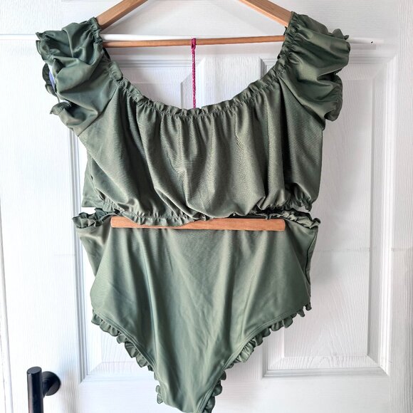 Shein High Waisted Off-Shoulder Two Piece Swimsuit 3XL (US 18) - Picture 3 of 8